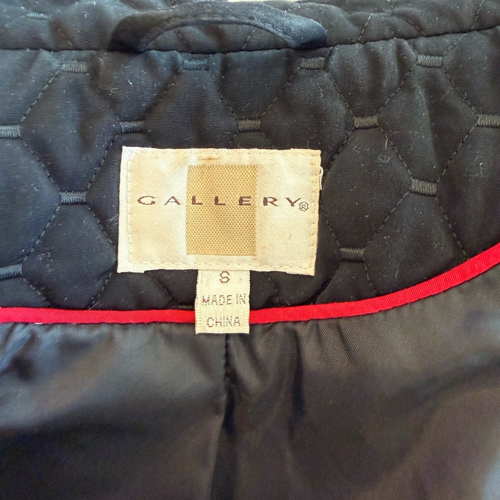 Gallery Women's Black Quilted Puffer Jacket - Picture 13 of 13